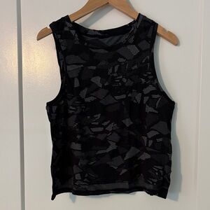 Lululemon Train to be Tank Top, Size 4